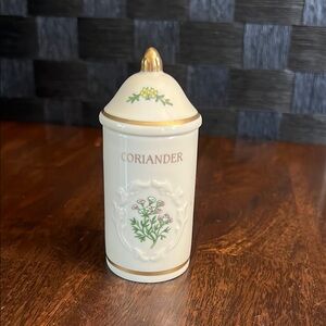 1992 Lenox Spice Garden Porcelain Spice Jar in Coriander